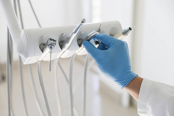 Professional Dental Crowns And Bridges technician working in Northlake, IL